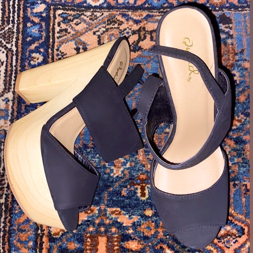 Qupid Chunky Wooden Platform High-Heels 💘